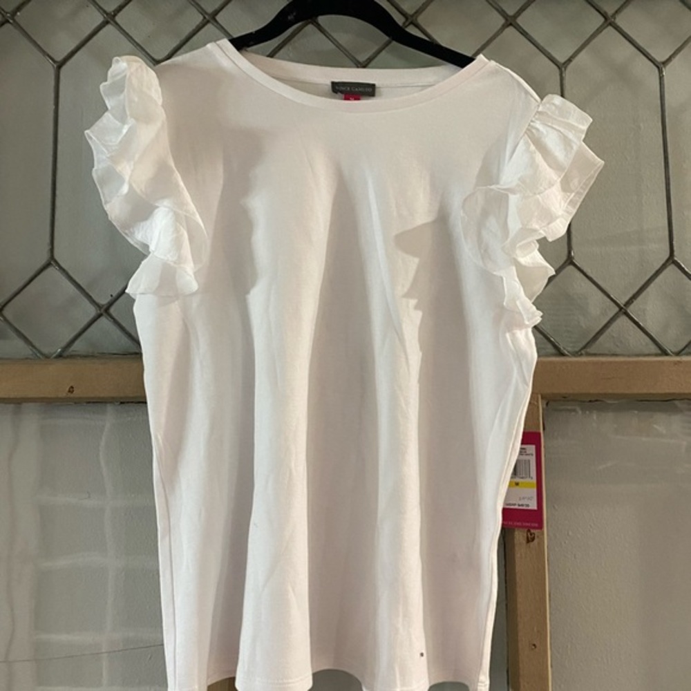 VINCE CAMUTO ruffle tee from NORDSTROM🤍add a touch of fun and flare to your fit